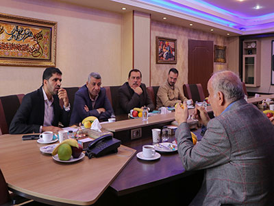 بازدید هئیت عراقی از شرکت داروسازی رها