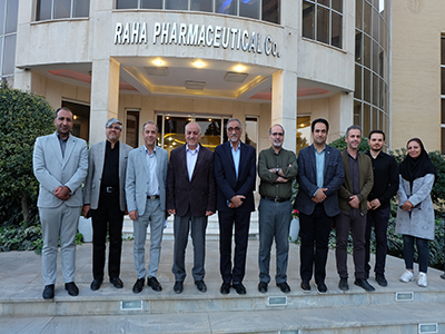 بازدید مدیر دانشگاه صنتی از داروسازی رها