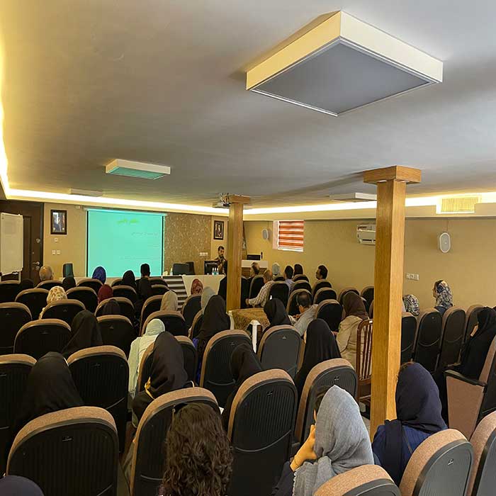حضور شرکت داروسازی رها در برنامه بازآموزی داروسازان اصفهان